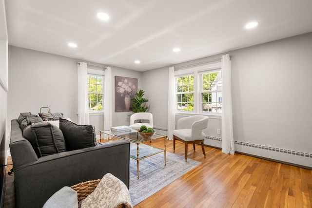 15 Marie St, Tewksbury, MA 01876