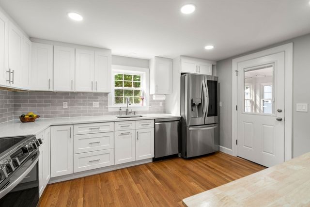 15 Marie St, Tewksbury, MA 01876