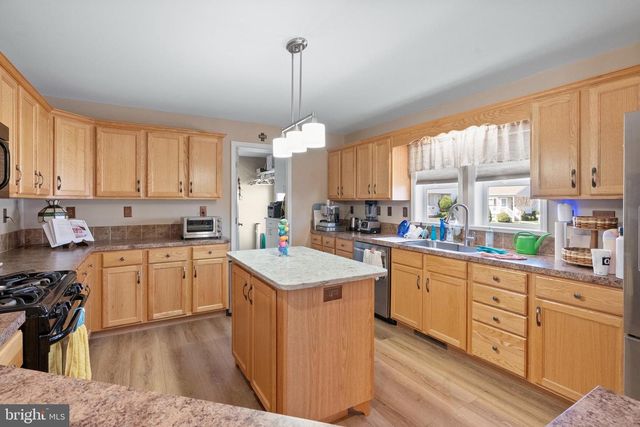 2088 BURLINGTON CIRCLE, Williamstown, NJ 08094