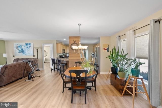 2088 BURLINGTON CIRCLE, Williamstown, NJ 08094