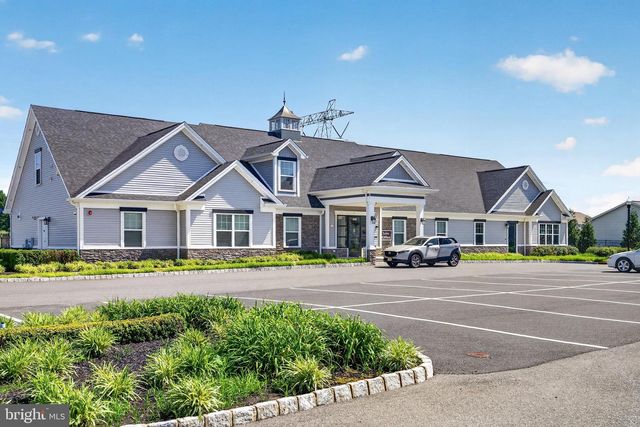 2088 BURLINGTON CIRCLE, Williamstown, NJ 08094