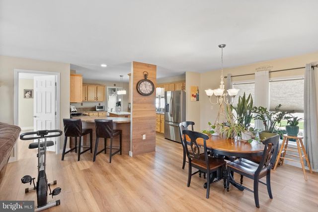 2088 BURLINGTON CIRCLE, Williamstown, NJ 08094