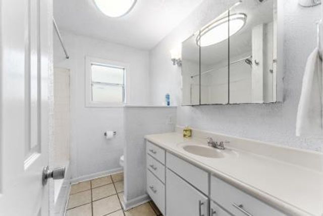 109 Cedar Street, Highlands, TX 77562