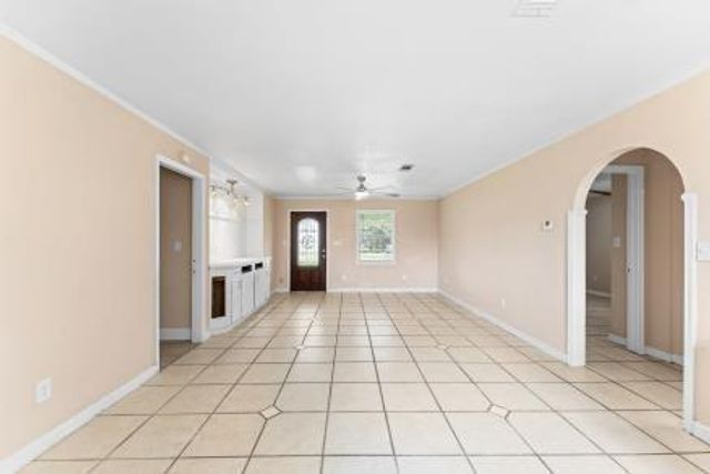 109 Cedar Street, Highlands, TX 77562