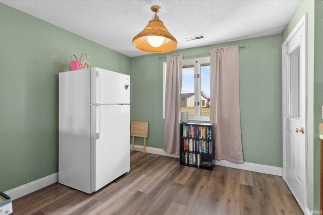 9424 Vista Park Drive, New Haven, IN 46774