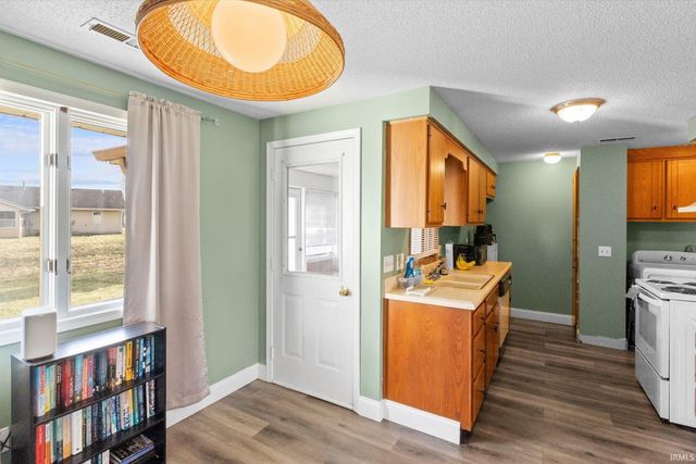 9424 Vista Park Drive, New Haven, IN 46774