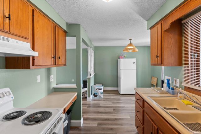 9424 Vista Park Drive, New Haven, IN 46774