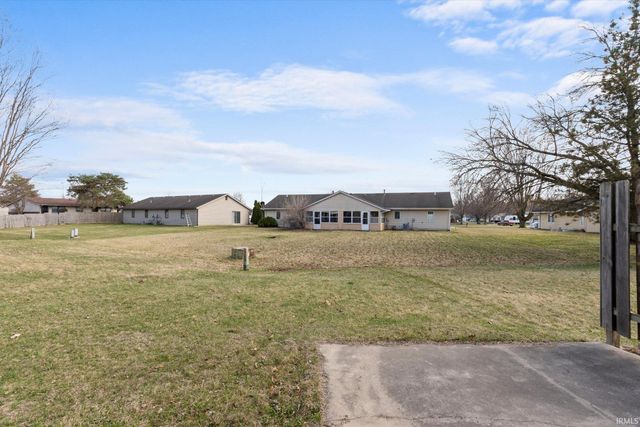 9424 Vista Park Drive, New Haven, IN 46774