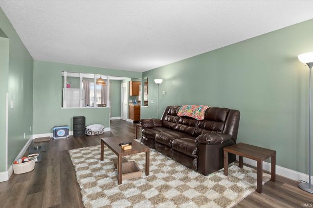 9424 Vista Park Drive, New Haven, IN 46774