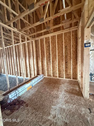 9240 Summer Song Lane, Sylvania, OH 43560