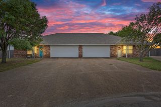 905 Black Diamond Circle, Hewitt, TX 76643