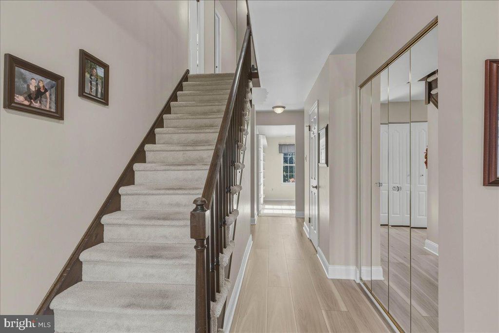 1527 BARNSWALLOW DR, BENSALEM, PA 19020 — photo 4