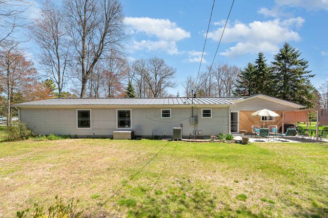 2423 West Drive, Tawas City, MI 48763