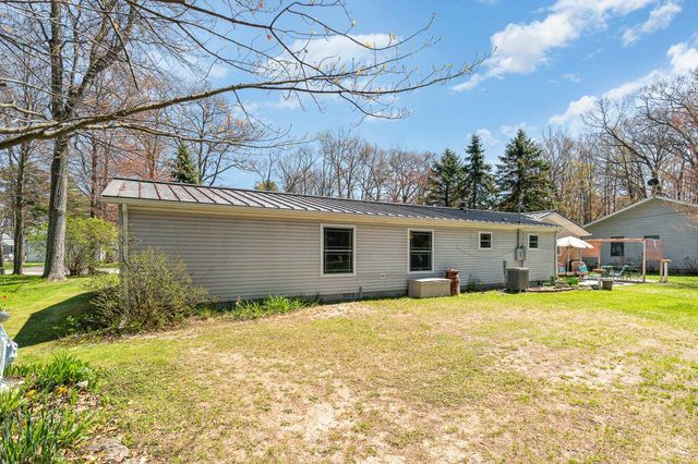 2423 West Drive, Tawas City, MI 48763