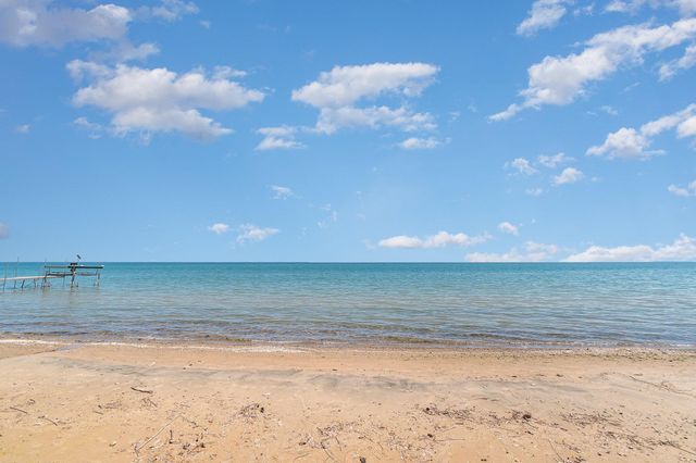 2423 West Drive, Tawas City, MI 48763