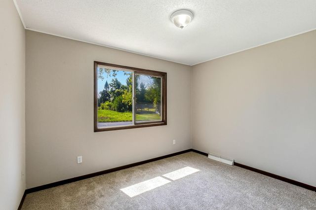 5512 Woodside Road SE, Prior Lake, MN 55372