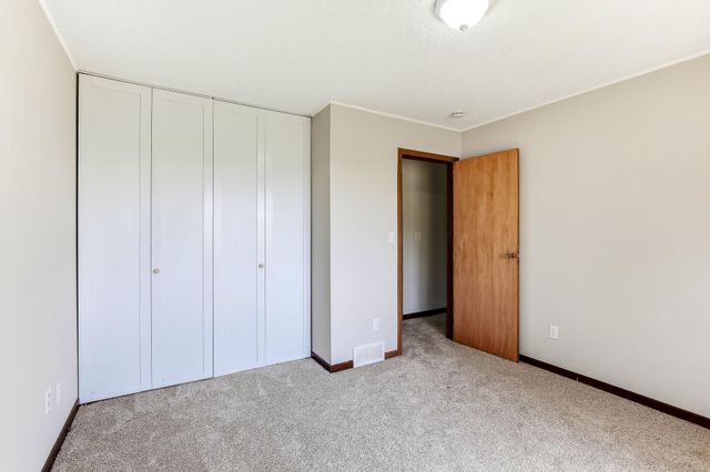 5512 Woodside Road SE, Prior Lake, MN 55372