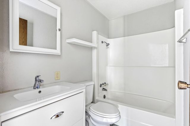 5512 Woodside Road SE, Prior Lake, MN 55372