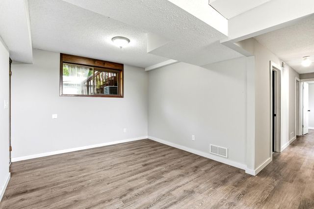 5512 Woodside Road SE, Prior Lake, MN 55372
