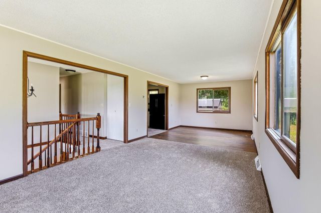 5512 Woodside Road SE, Prior Lake, MN 55372