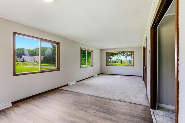 5512 Woodside Road SE, Prior Lake, MN 55372