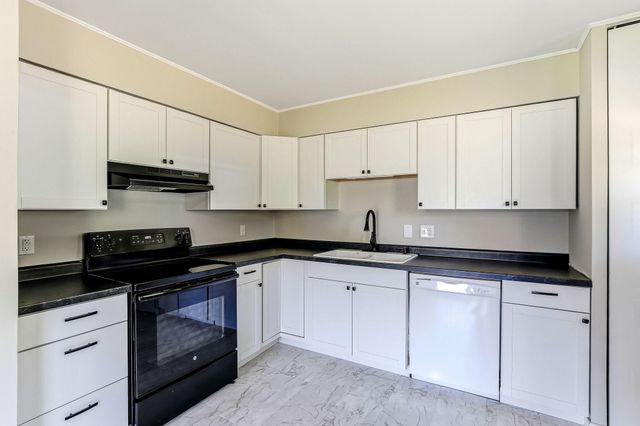 5512 Woodside Road SE, Prior Lake, MN 55372