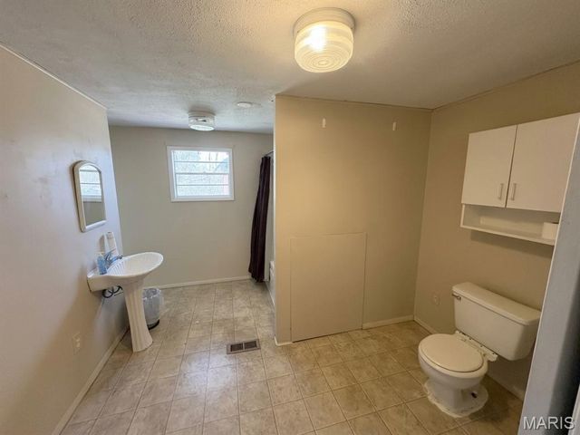 305 Cedar Avenue, Jonesburg, MO 63351