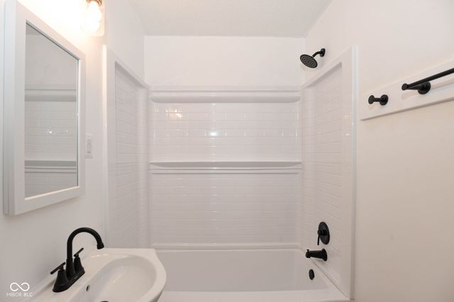 1935 N Centennial Street, Indianapolis, IN 46222
