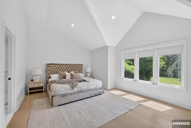 22 Glen Carl Road, Upper Saddle River, NJ 07458