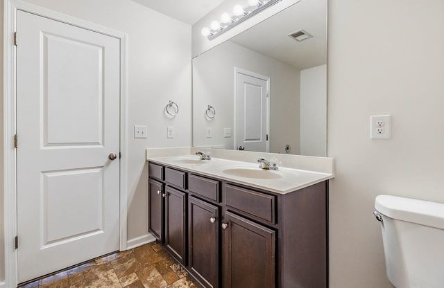 800 S Brighton Ridge Court, Wellford, SC 29385