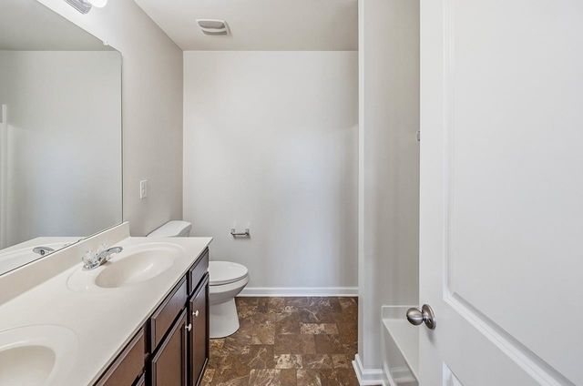 800 S Brighton Ridge Court, Wellford, SC 29385