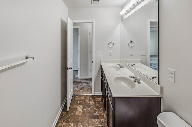 800 S Brighton Ridge Court, Wellford, SC 29385