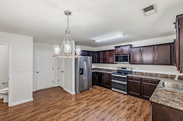 800 S Brighton Ridge Court, Wellford, SC 29385