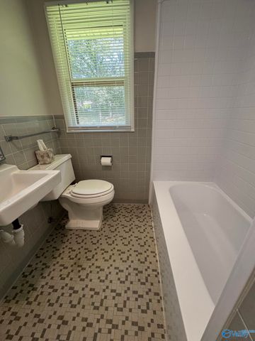 2617 Waltham Drive E, Huntsville, AL 35811