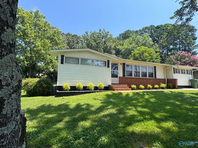 2617 Waltham Drive E, Huntsville, AL 35811