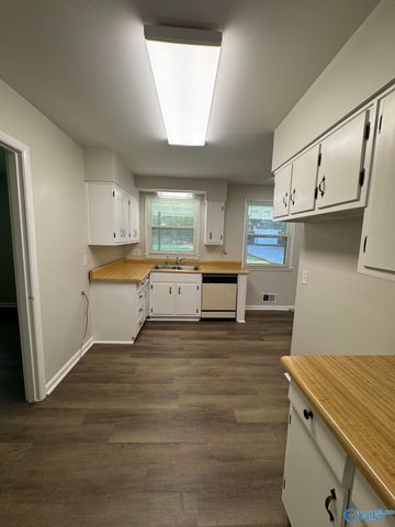 2617 Waltham Drive E, Huntsville, AL 35811