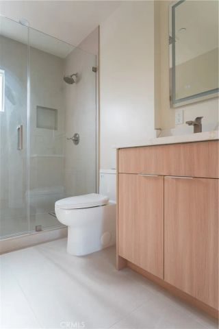 1065 E Spazier 202, Burbank, CA 91502