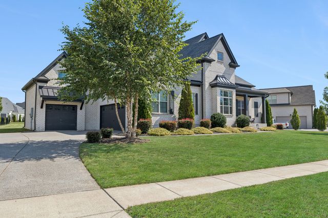 5816 Wagonvale Dr, Arrington, TN 37014