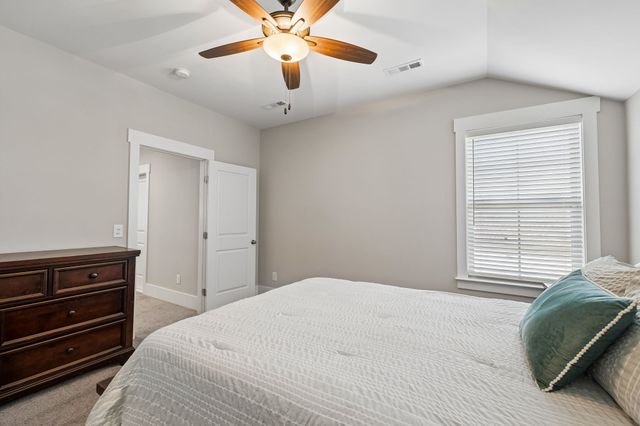 5816 Wagonvale Dr, Arrington, TN 37014