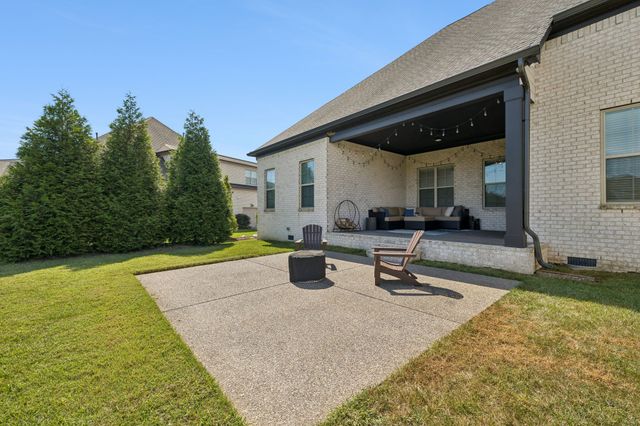 5816 Wagonvale Dr, Arrington, TN 37014
