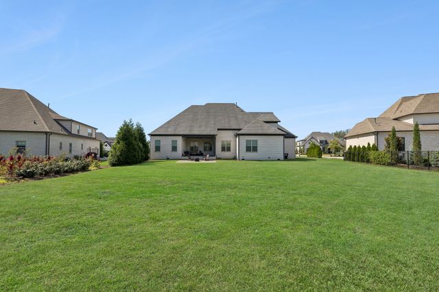 5816 Wagonvale Dr, Arrington, TN 37014