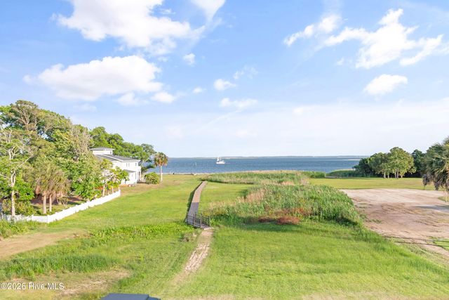 202 River Drive, Southport, NC 28461