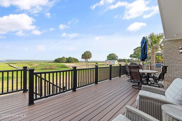 202 River Drive, Southport, NC 28461