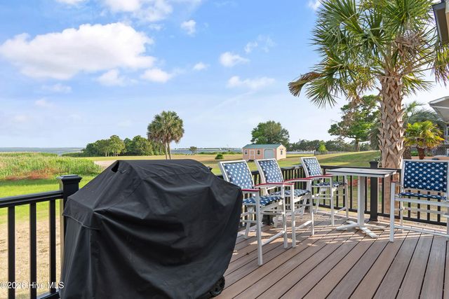 202 River Drive, Southport, NC 28461