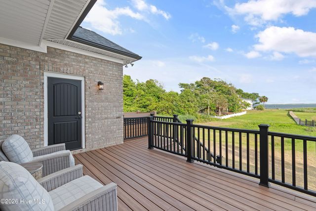 202 River Drive, Southport, NC 28461