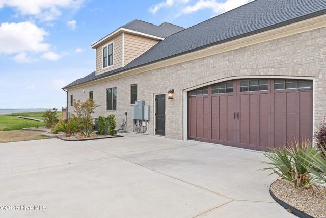 202 River Drive, Southport, NC 28461