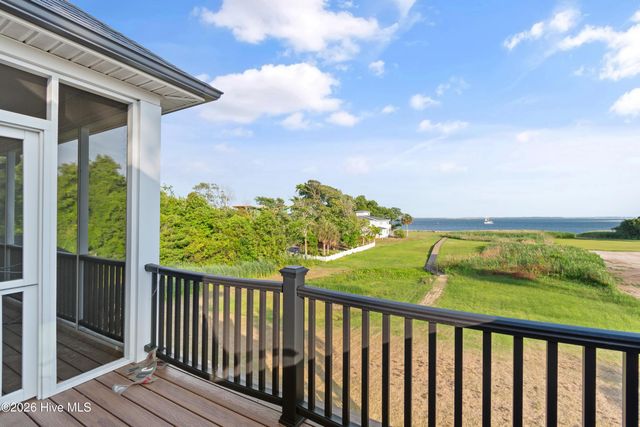 202 River Drive, Southport, NC 28461