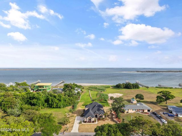 202 River Drive, Southport, NC 28461