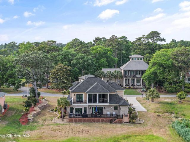 202 River Drive, Southport, NC 28461