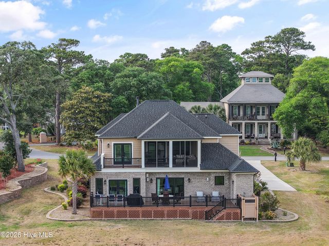 202 River Drive, Southport, NC 28461